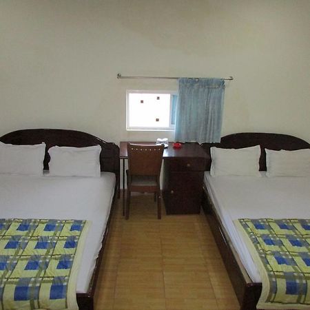 Hung Thinh Hotel Куинён Экстерьер фото