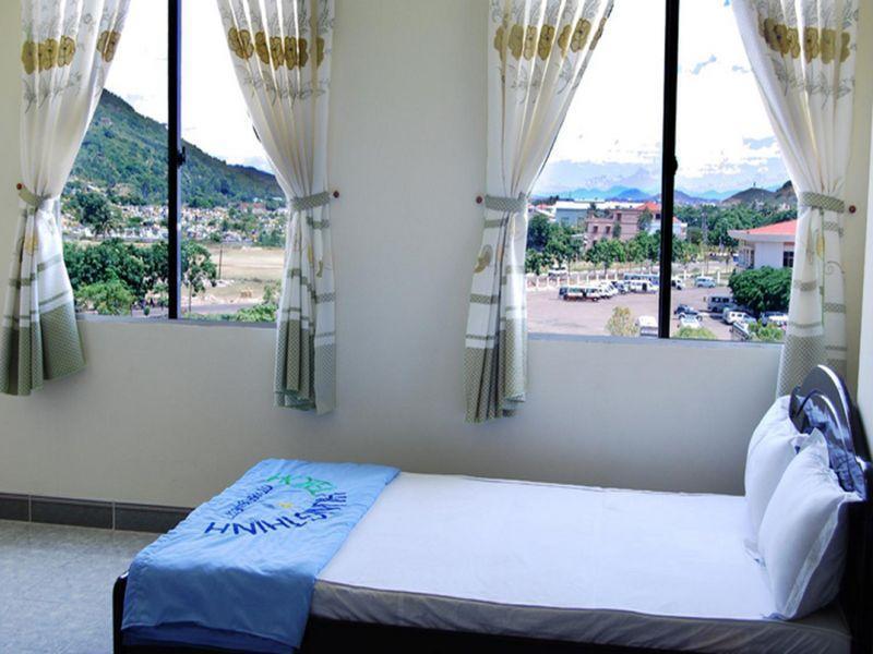 Hung Thinh Hotel Куинён Экстерьер фото