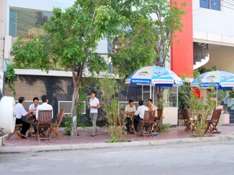 Hung Thinh Hotel Куинён Экстерьер фото