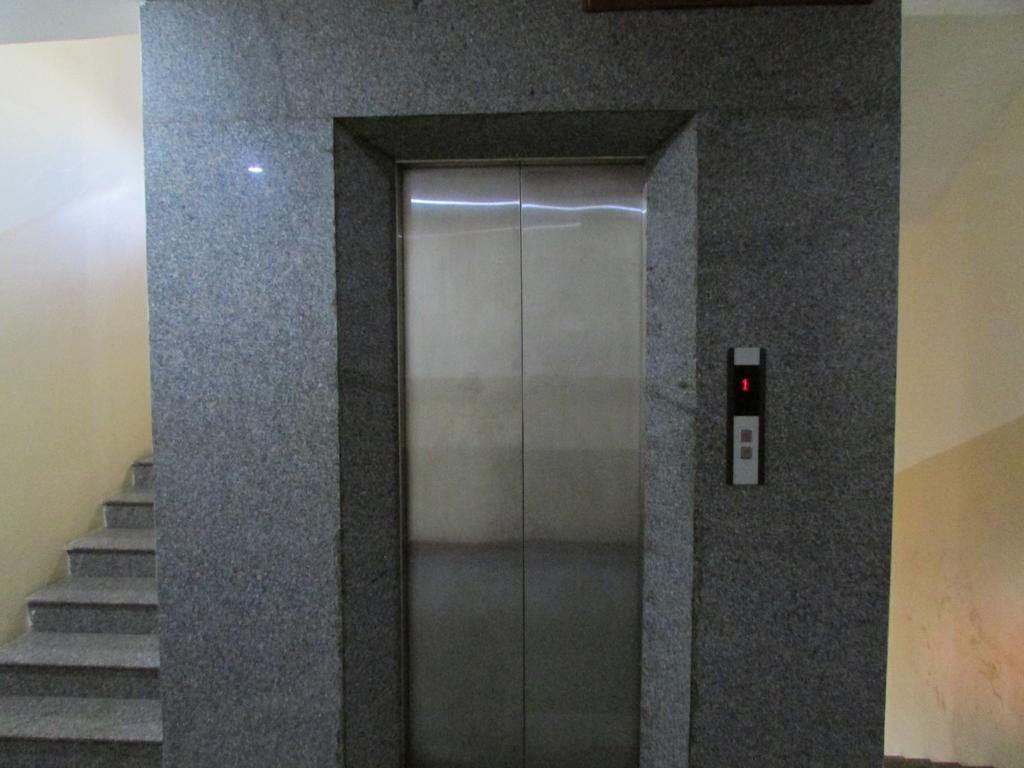 Hung Thinh Hotel Куинён Экстерьер фото